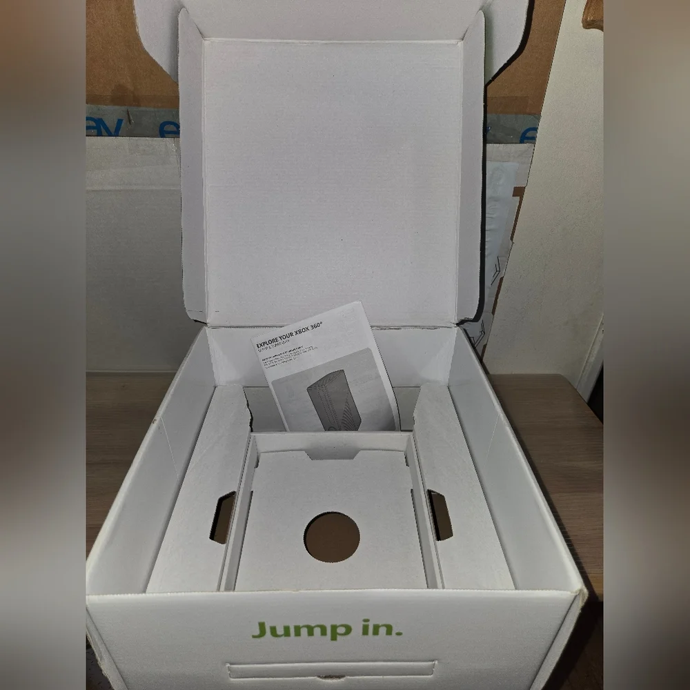 Xbox 360 250GB BOX ONLY NO CONSOLE